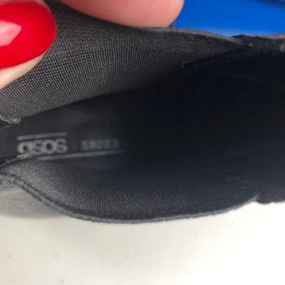 ASOS black Faux leather Chelsea bootie 8.5 - Picture 2 of 7